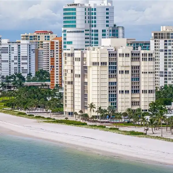 MODERN GULFSIDE MASTERPIECE IN PARK SHORE