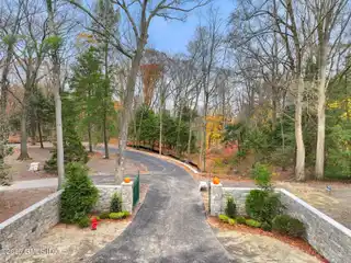 Open Canvas in a Rarely Available Ultimate Location