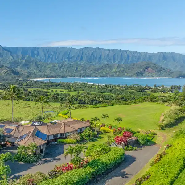 ELEGANCE WITH FUNCTIONALITY ATOP HANALEI RIDGE