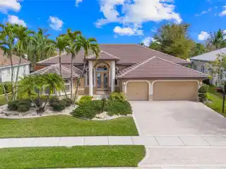 Gorgeous Waterfront Pool Home in the Heart of Coral Springs