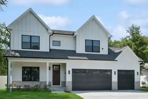 Immaculate New Construction Blending Luxury and Comfort