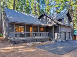 Beautifully Crafted Tahoe Donner Cabin