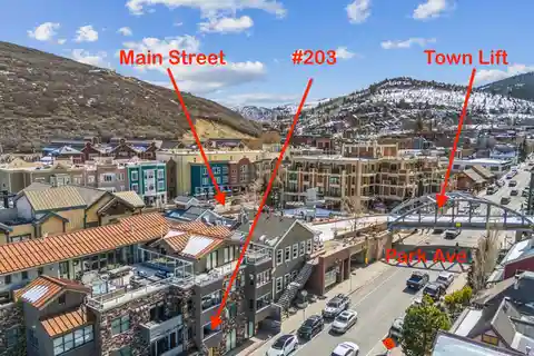 Ultimate Ski-In/ski-Out Retreat Via the Town Lift