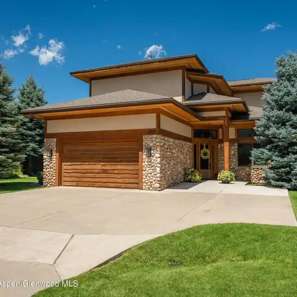THOUGHTFULLY DESIGNED HOME IN ASPEN EQUESTRIAN ESTATES