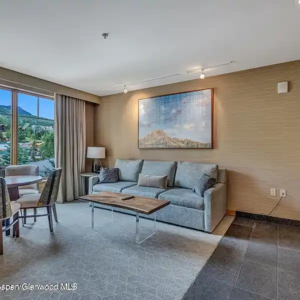FANTASTIC CONDO AT VICEROY RESIDENCES