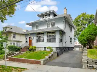 Colonial Home in Prime Location