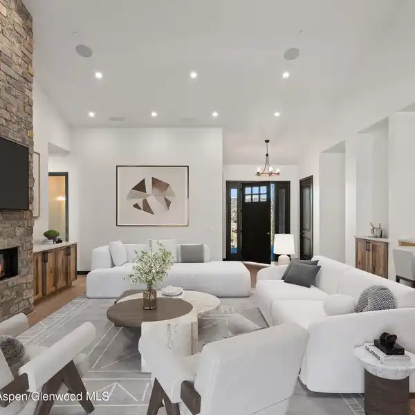 EXTRAORDINARY HOME ON FIVE PRISTINE ACRES