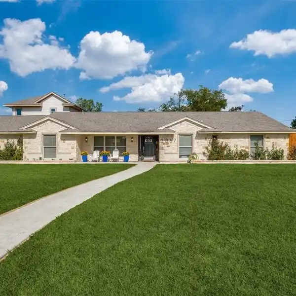 BEAUTIFUL HOME BLENDING CHARM AND ELEGANCE