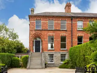 A Very Impressive Family Residence