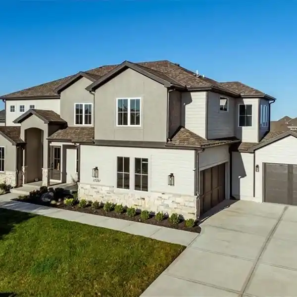 ABSOLUTE BEAUTY IN SOUTH OVERLAND PARK