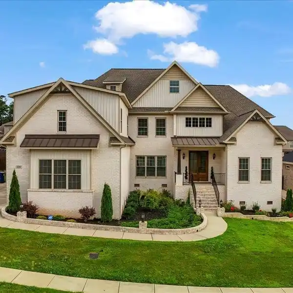 STUNNING HOME DESIGNED TO IMPRESS