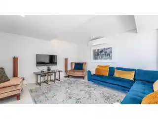 Exquisite Furnished Haven at Aurum