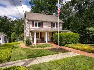 Well-Maintained Colonial in Old Greenwich
