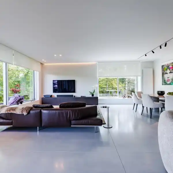 SUBLIME RENOVATED APARTMENT