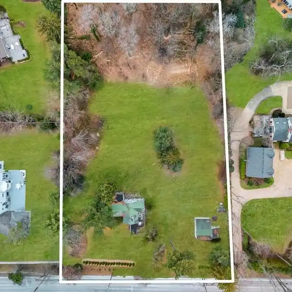 EXCEPTIONAL TWO-ACRE PARCEL IN ROSLYN HARBOR