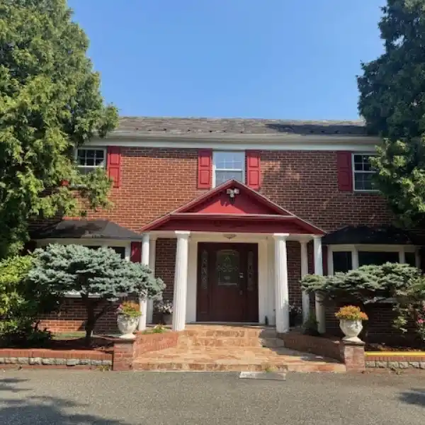 SPACIOUS HOME WITH PRIVATE WOODED BACKYARD