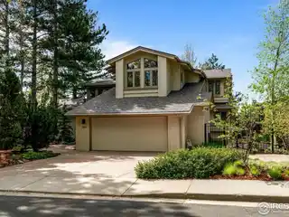 Stunning Wonderland Hills Home