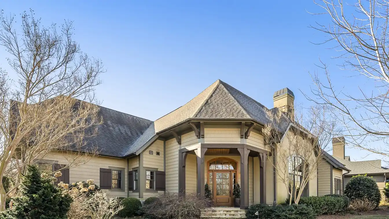 Luxury and Comfort in Popular Cove Park