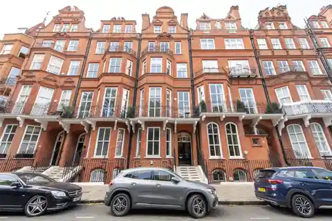 Exceptional Penthouse on Cadogan Square