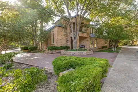 Elegant Home in Glen Lakes
