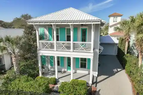 Luxury Living in Prestigious Caribe