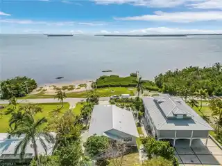 Waterfront Retreat in Historic Pineland
