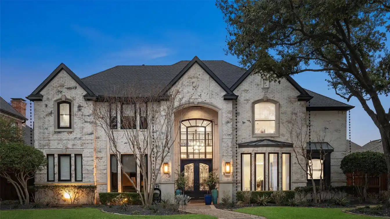 Beautiful Home in Prestigious Willow Bend West