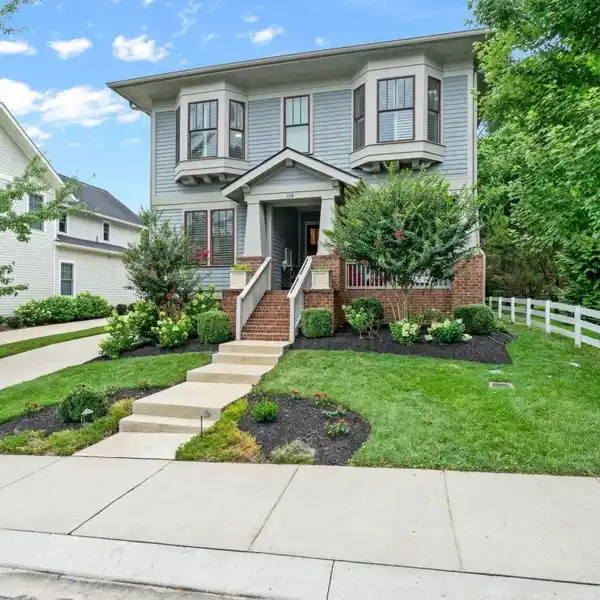 MODERN ELEGANCE MEETS TIMELESS CHARM