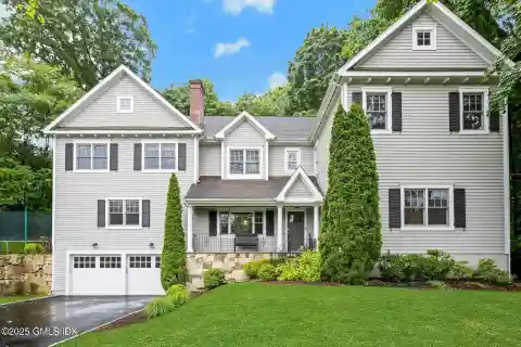 Spacious Colonial on a Peaceful Cul-De-Sac