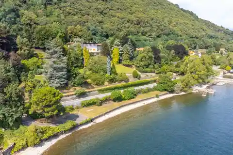 Stunning Villa Overlooking Lake Maggiore
