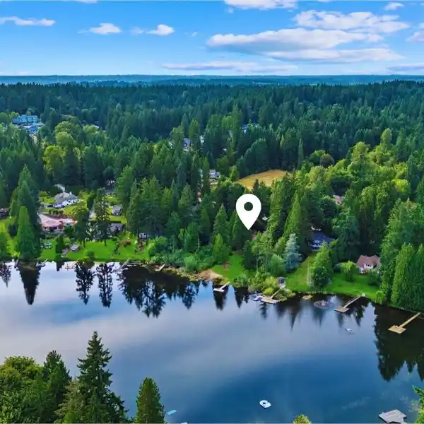 DAYLIGHT RAMBLER ON LAKE LEOTA