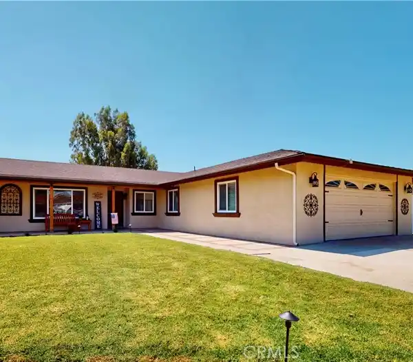 BEAUTIFUL TURNKEY EQUESTRIAN PROPERTY