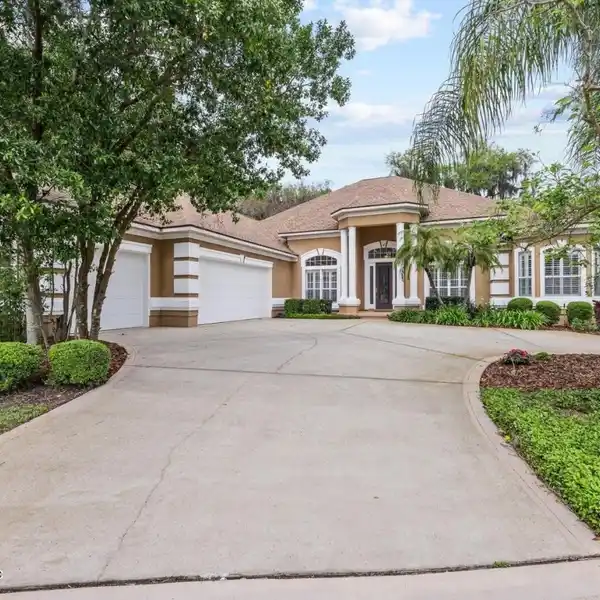 IMMACULATE HOME IN QUEENS HARBOUR GOLF AND WATERFRONT COMMUNITY