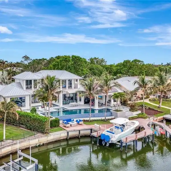 LUXURIOUS COQUINA SANDS ESTATE