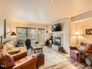 Nicely Updated Condo on the Eagle River