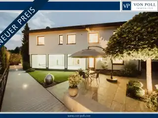 Stylish Villa with Panoramic Views