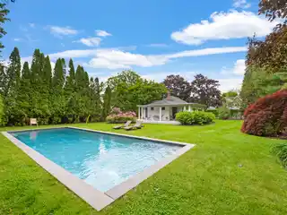 One-level Modernized Cottage for Rent