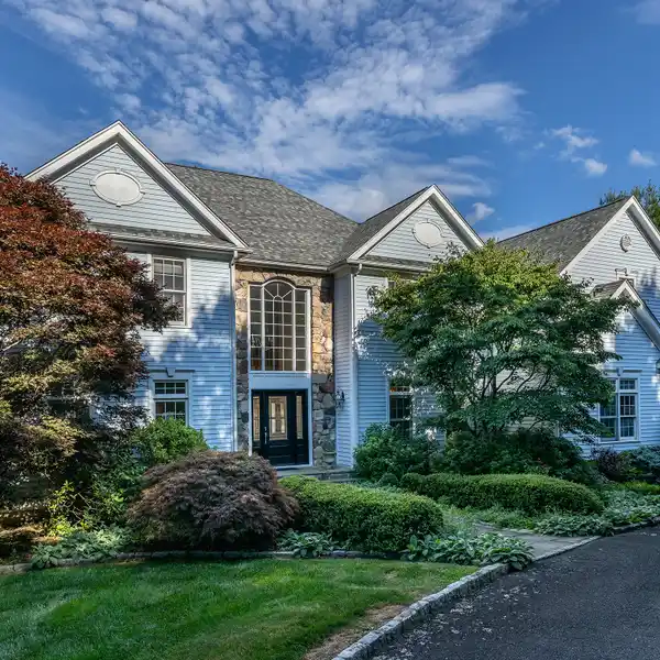 WELL-MAINTAINED COLONIAL JUST MINUTES TO TOWN