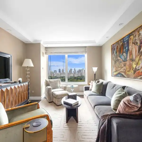 PARK VIEWS FROM EVERY ROOM