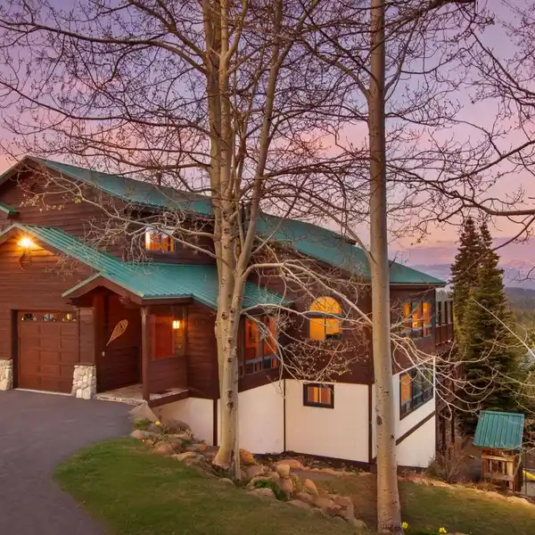 EXTENSIVELY UPDATED PROPERTY WITH INCREDIBLE VIEWS