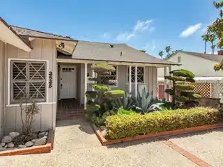 Charming Cul-de-sac Gem Near the Coast
