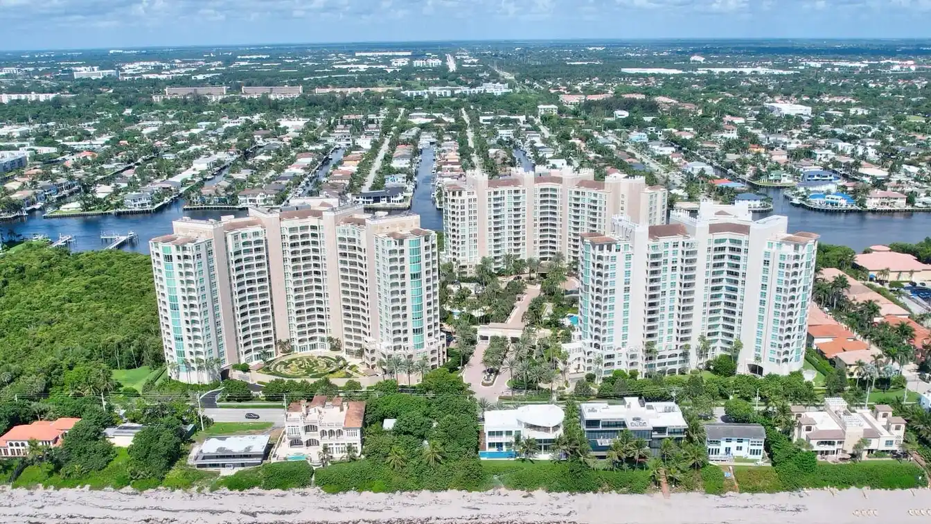 Corner Apartment with Amazing Panoramic Views