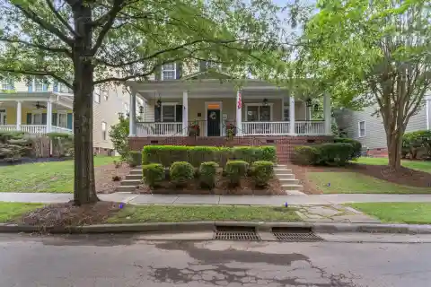 Lovely Centrally-Located Charleston-Style Home