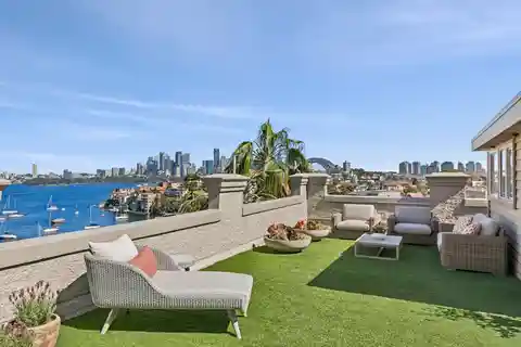 Boutique Top Floor Apartment with Breathtaking Panorama