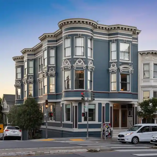 SOPHISTICATED CONDOMINIUM EMBODIES ELEGANCE AND STYLE