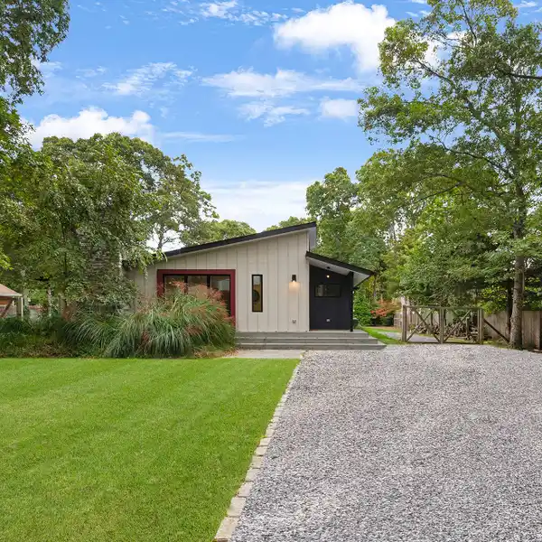 SOPHISTICATEDLY UPDATED CLEARWATER BEACH COTTAGE FOR RENT