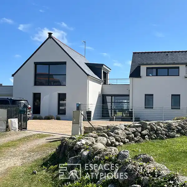 OCEANFRONT ARCHITECTURAL GEM WITH PANORAMIC COASTAL VIEWS