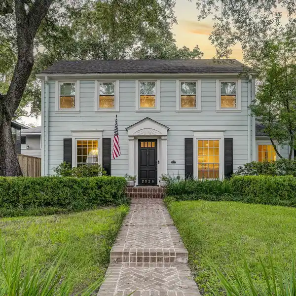 TIMELESS FEDERAL ELEGANCE WITH MODERN LUXURY UPGRADES