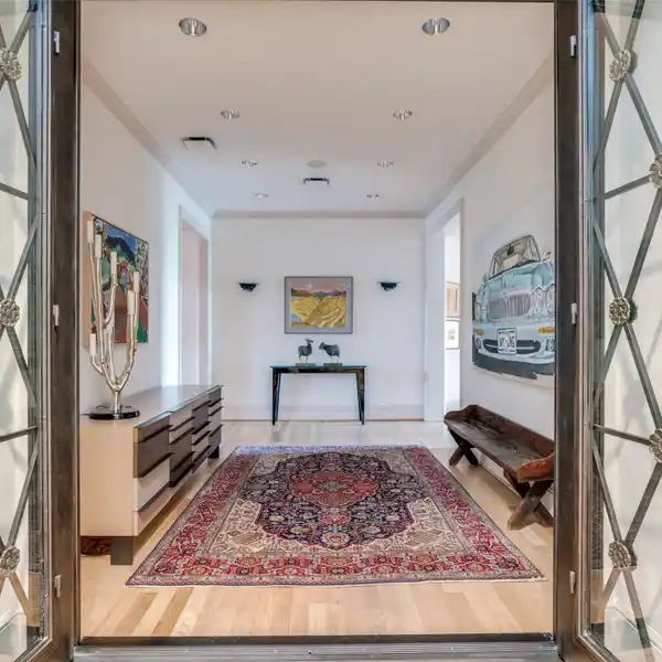 ELEGANT TRADITIONAL RESIDENCE AT THE VENDOME