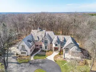 Luxury Living Meets Picturesque Tranquility